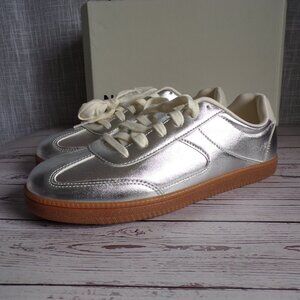 No Boundaries Women's Silver Lace-Up Sport Sneakers, Size 11